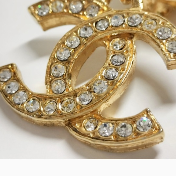Authentic Chanel Vintage Gold Plated Letter Round CC Crystal Clip on Earrings - Picture 8 of 9